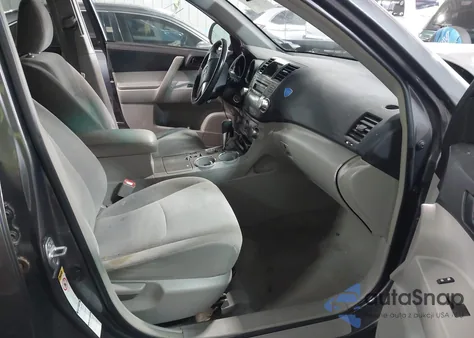 2010 Toyota Highlander Base V6 from USA, damaged, VIN 5TDBK3EH6AS035837